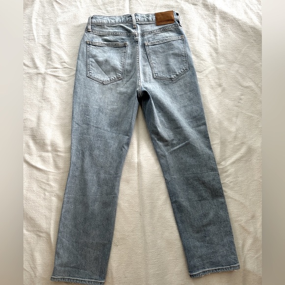 Aritzia High Rise Straight Leg Jeans - Picture 4 of 7